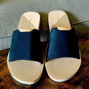 Toms Slides